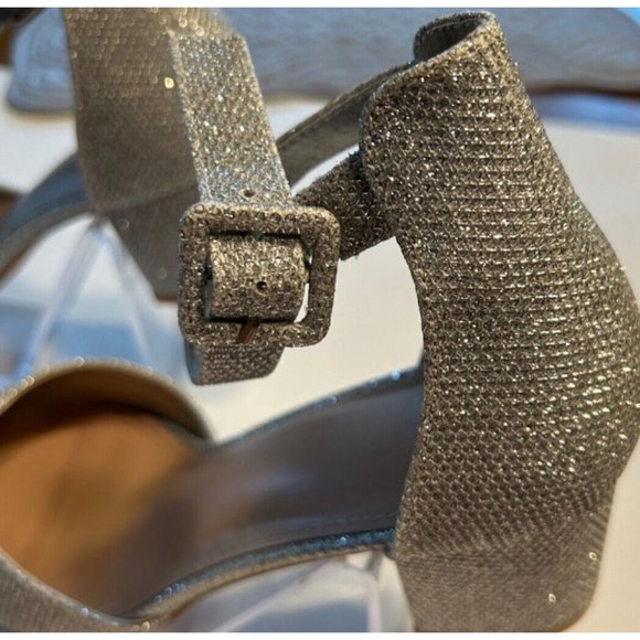 Women's Zby Heels Silver Glitter Size 7.5 Style HM0470 Ankle Strap Pointed - Picture 2 of 10
